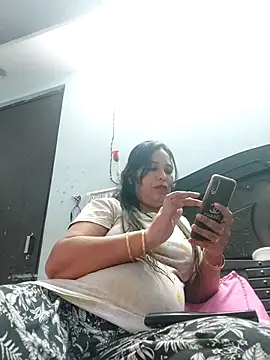 Snapshot of Poojabhabi101 chatting on 03-07-25, 06:02 Poojabhabi101 online show from 03-07-25, 06:02