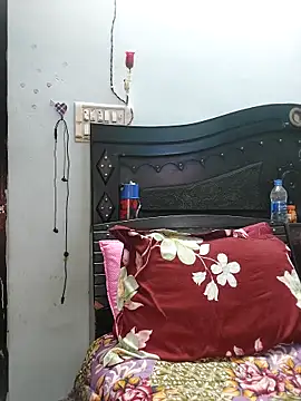 Snapshot of Poojabhabi101 chatting on 03-09-25, 05:33 Poojabhabi101 online show from 03-09-25, 05:33