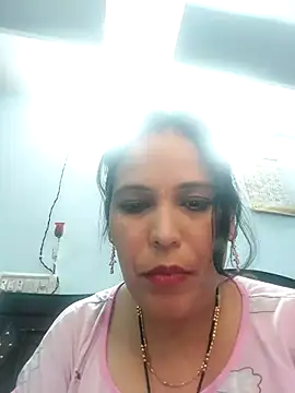 Snapshot of Poojabhabi101 chatting on 03-18-25, 06:25 Poojabhabi101 online show from 03-18-25, 06:25