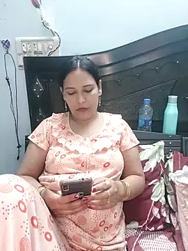 Snapshot of Poojabhabi101 chatting on 03-20-25, 02:53 Poojabhabi101 online show from 03-20-25, 02:53