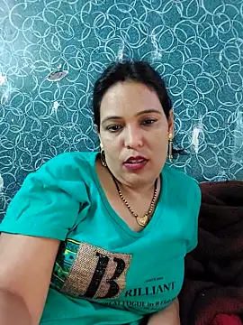 Snapshot of Poojabhabi101 chatting on 09-11-25, 05:57 Poojabhabi101 online show from 09-11-25, 05:57