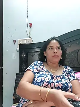 Snapshot of Poojabhabi101 chatting on 09-15-25, 05:40 Poojabhabi101 online show from 09-15-25, 05:40