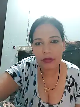 Snapshot of Poojabhabi101 chatting on 09-16-25, 05:52 Poojabhabi101 online show from 09-16-25, 05:52