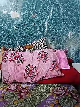 Snapshot of Poojabhabi101 chatting on 09-16-25, 06:09 Poojabhabi101 online show from 09-16-25, 06:09