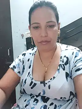 Snapshot of Poojabhabi101 chatting on 09-18-25, 06:15 Poojabhabi101 online show from 09-18-25, 06:15