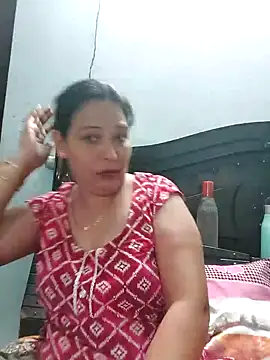 Snapshot of Poojabhabi101 chatting on 09-21-25, 06:26 Poojabhabi101 online show from 09-21-25, 06:26