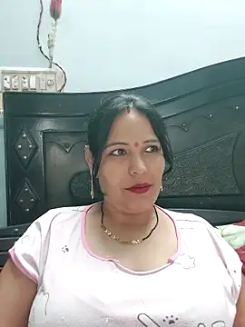 Snapshot of Poojabhabi101 chatting on 09-23-25, 05:32 Poojabhabi101 online show from 09-23-25, 05:32