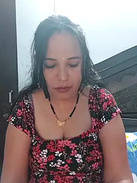 Snapshot of Poojabhabi101 chatting on 10-08-25, 06:00 Poojabhabi101 online show from 10-08-25, 06:00