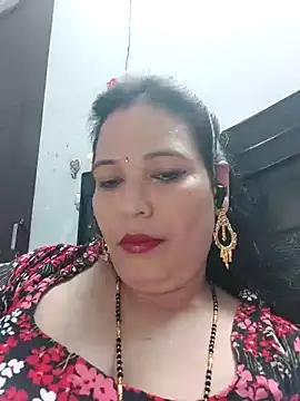 Snapshot of Poojabhabi101 chatting on 10-11-25, 06:56 Poojabhabi101 online show from 10-11-25, 06:56