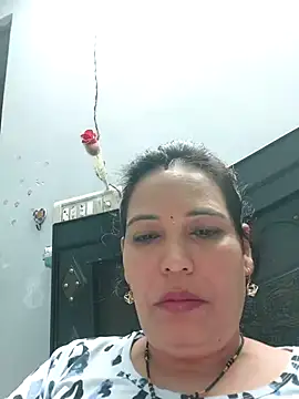 Snapshot of Poojabhabi101 chatting on 10-14-25, 06:58 Poojabhabi101 online show from 10-14-25, 06:58