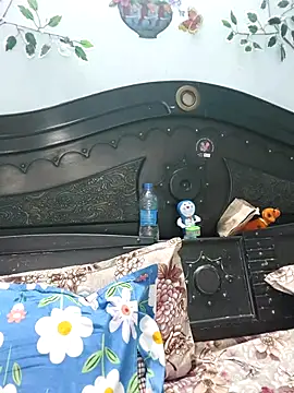 Snapshot of Poojabhabi101 chatting on 10-25-25, 06:21 Poojabhabi101 online show from 10-25-25, 06:21