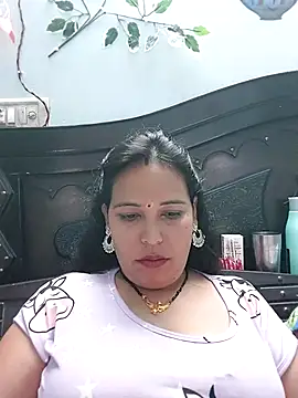 Snapshot of Poojabhabi101 chatting on 10-27-25, 07:01 Poojabhabi101 online show from 10-27-25, 07:01