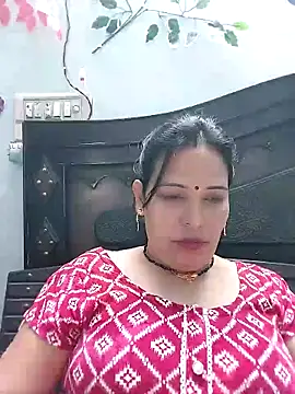 Snapshot of Poojabhabi101 chatting on 10-29-25, 07:10 Poojabhabi101 online show from 10-29-25, 07:10