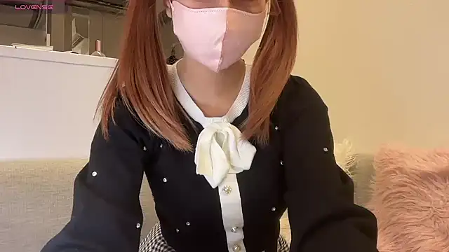 Snapshot of Ray-00 chatting on 12-30-24, 10:10 Ray-00 online show from 12-30-24, 10:10