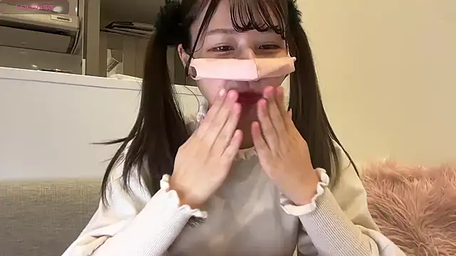 Snapshot of Ray-00 chatting on 01-18-25, 06:13 Ray-00 online show from 01-18-25, 06:13