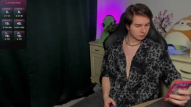 Vincent Strong online show from 10-26-25, 08:42