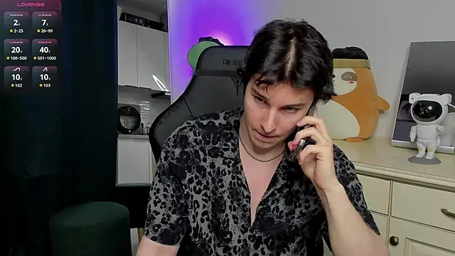 Snapshot of Vincent_Strong chatting on 03-30-26, 12:39 Vincent Strong online show from 03-30-26, 12:39