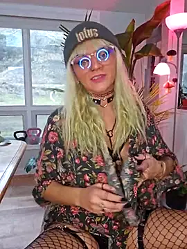 anyalikestosuck online show from 12-15-25, 09:41