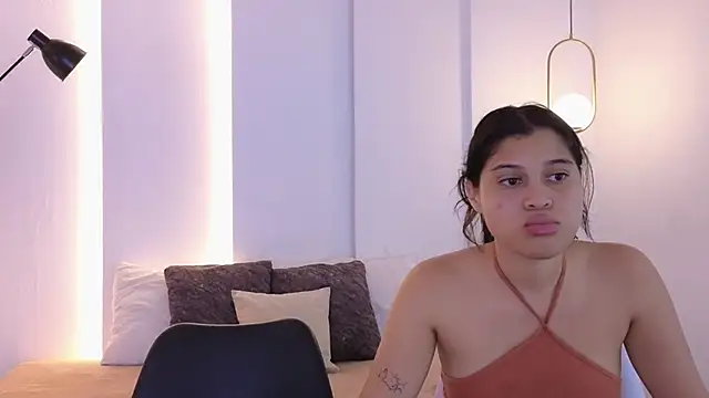 hot little bunny online show from 11-13-25, 09:14