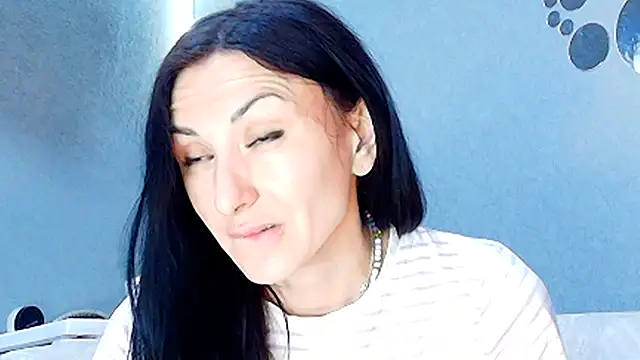 Snapshot of Siaconna chatting on 06-04-26, 10:10 Siaconna online show from 06-04-26, 10:10