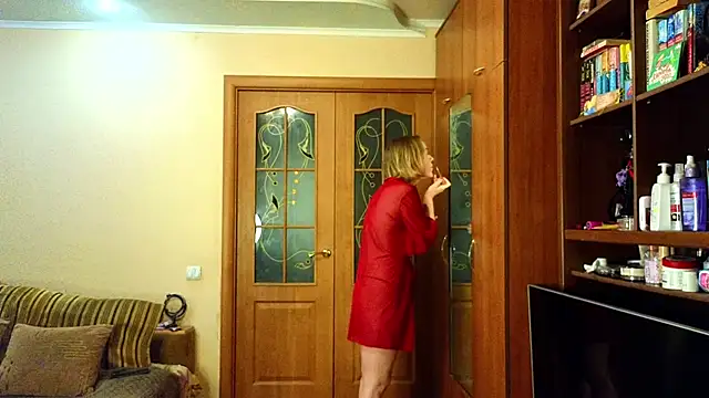 YourQueenX online show from 03-06-26, 08:44