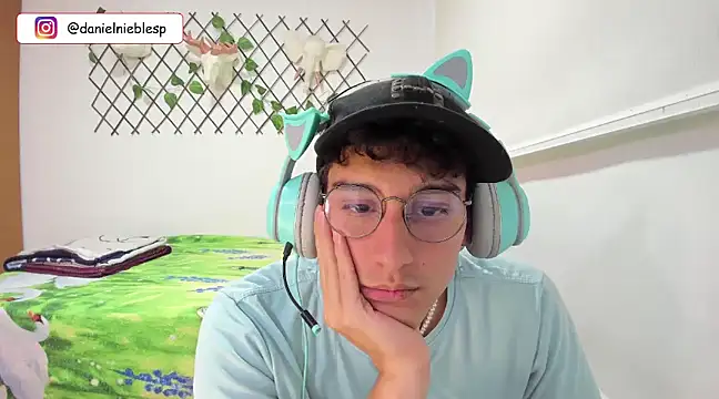 Snapshot of Jackson_Careyy chatting on 03-22-25, 10:48 Jackson Careyy online show from 03-22-25, 10:48