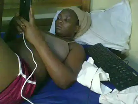 Snapshot of sweet-frida22 chatting on 02-13-25, 04:28 sweet-frida22 online show from 02-13-25, 04:28