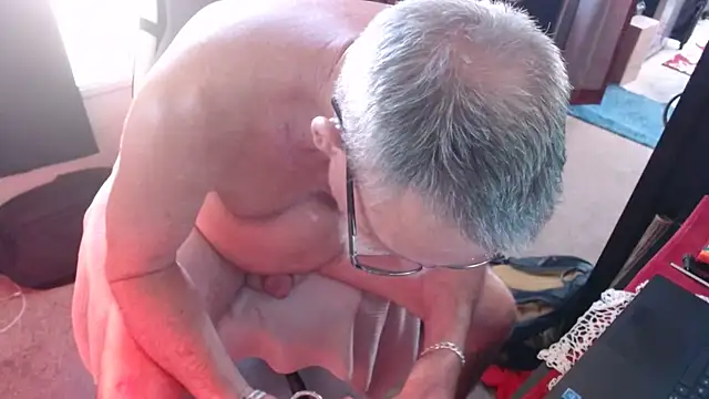 Snapshot of Daddysthick chatting on 09-13-25, 06:29 Daddysthick online show from 09-13-25, 06:29