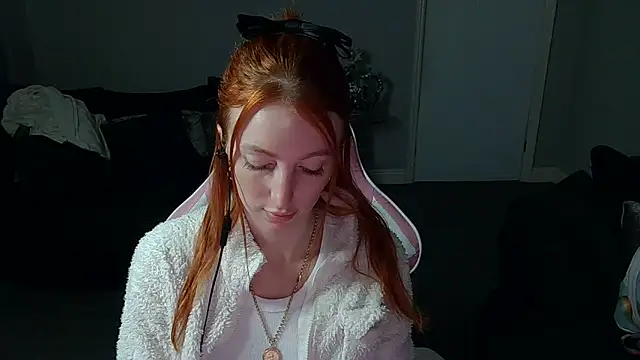 Red firesquirt online show from 01-14-25, 03:57