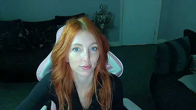 Red firesquirt online show from 03-17-25, 02:01