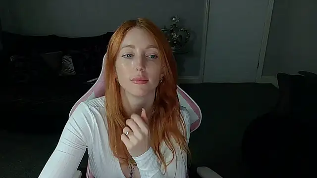 Red firesquirt online show from 10-08-25, 02:14