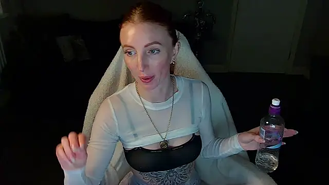 Red firesquirt online show from 11-05-25, 03:45