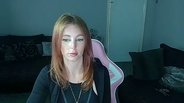 Red firesquirt online show from 04-15-26, 02:02