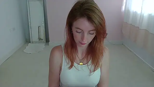 Red firesquirt online show from 06-18-26, 02:32