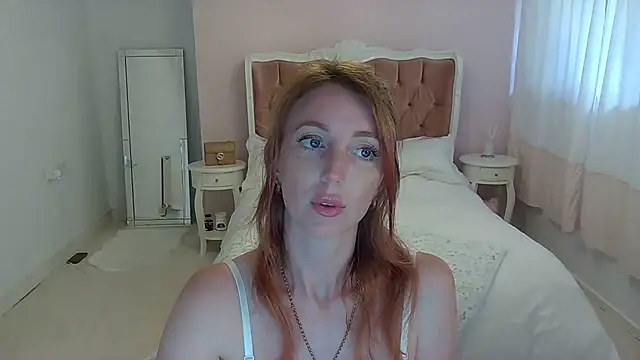 Red firesquirt online show from 06-30-26, 01:56