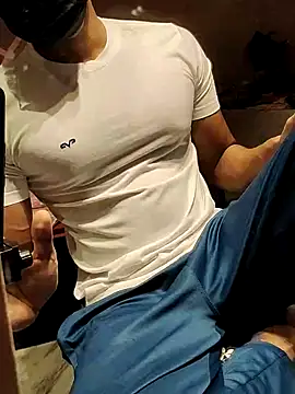 xxxhugedick0001 online show from 02-24-25, 06:58