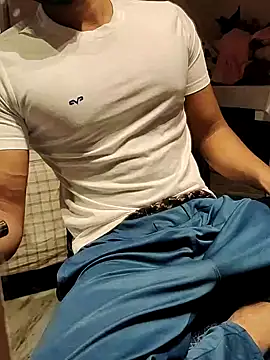 xxxhugedick0001 online show from 03-08-25, 09:39