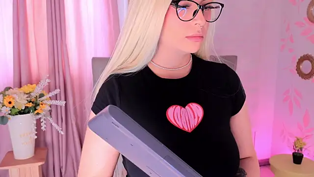 Misselektra   online show from 03-07-26, 01:30