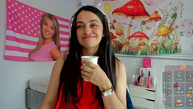 LovelyAzucena online show from 11-05-25, 03:23