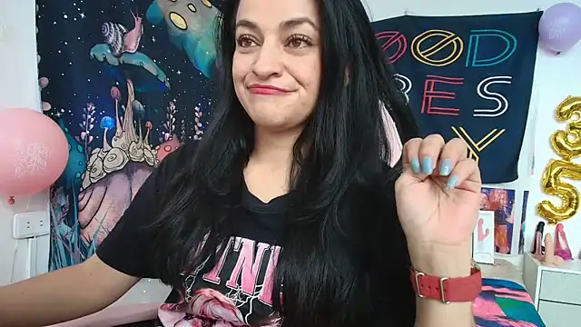 LovelyAzucena online show from 05-15-26, 02:35
