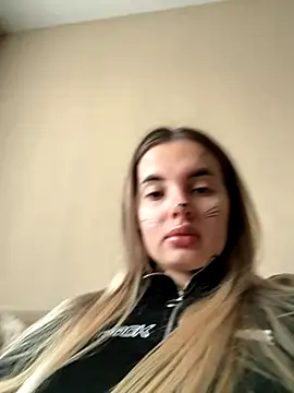 Donna Evans online show from 10-31-25, 02:34