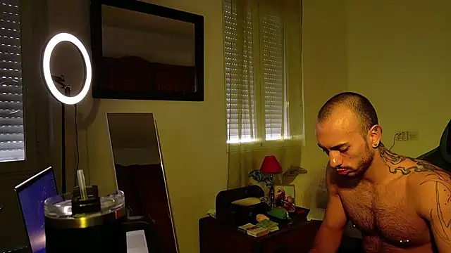 Snapshot of mrj99219 chatting on 10-18-25, 03:35 mrj99219 online show from 10-18-25, 03:35