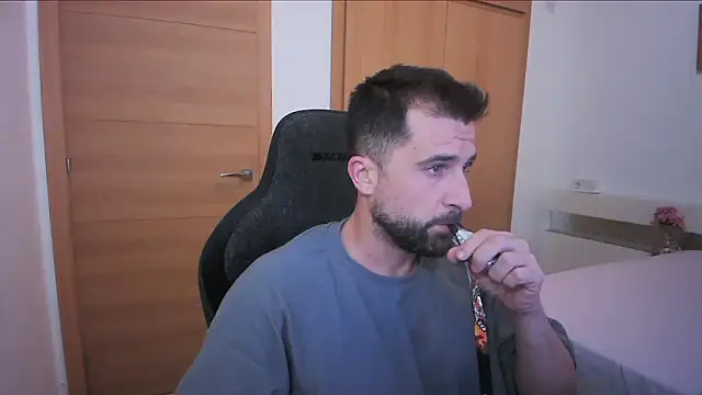 alex877x online show from 10-19-25, 05:46