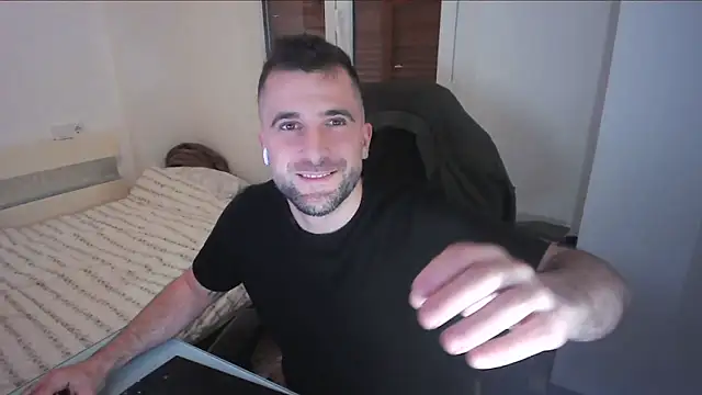 Snapshot of alex877x chatting on 05-16-26, 10:36 alex877x online show from 05-16-26, 10:36