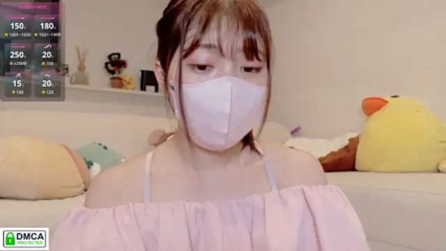 Snapshot of SUZU_ chatting on 07-09-26, 12:09 SUZU online show from 07-09-26, 12:09