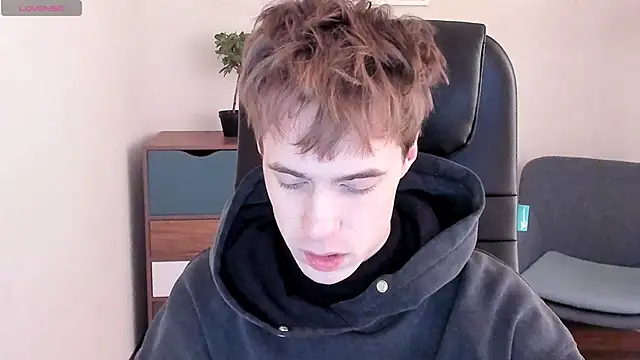 Snapshot of _tokyo_ghoul chatting on 01-10-25, 05:05  tokyo ghoul online show from 01-10-25, 05:05