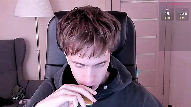 Snapshot of _tokyo_ghoul chatting on 01-25-25, 05:08  tokyo ghoul online show from 01-25-25, 05:08