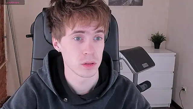 Snapshot of _tokyo_ghoul chatting on 02-02-25, 10:24  tokyo ghoul online show from 02-02-25, 10:24