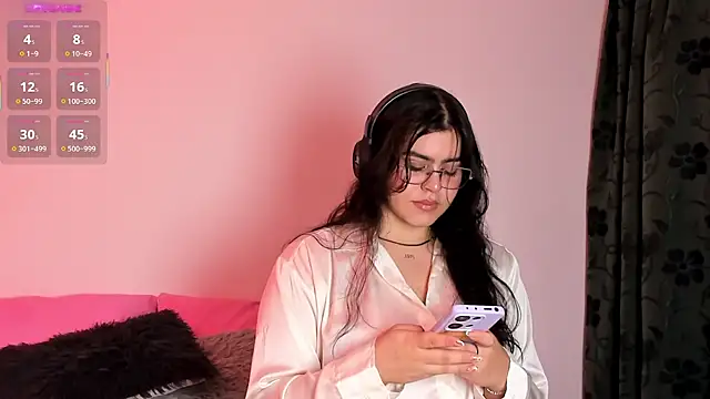 Snapshot of veronica185 chatting on 07-08-26, 03:11 veronica185 online show from 07-08-26, 03:11