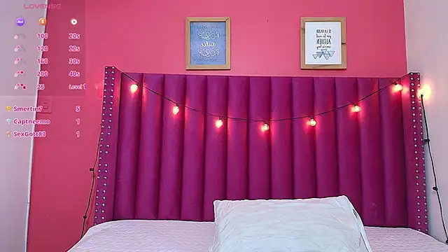 Snapshot of littlee_emilyy_ chatting on 01-23-25, 03:05 littlee emilyy  online show from 01-23-25, 03:05